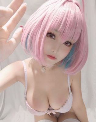 皇后的顶流日常100集剧情介绍
